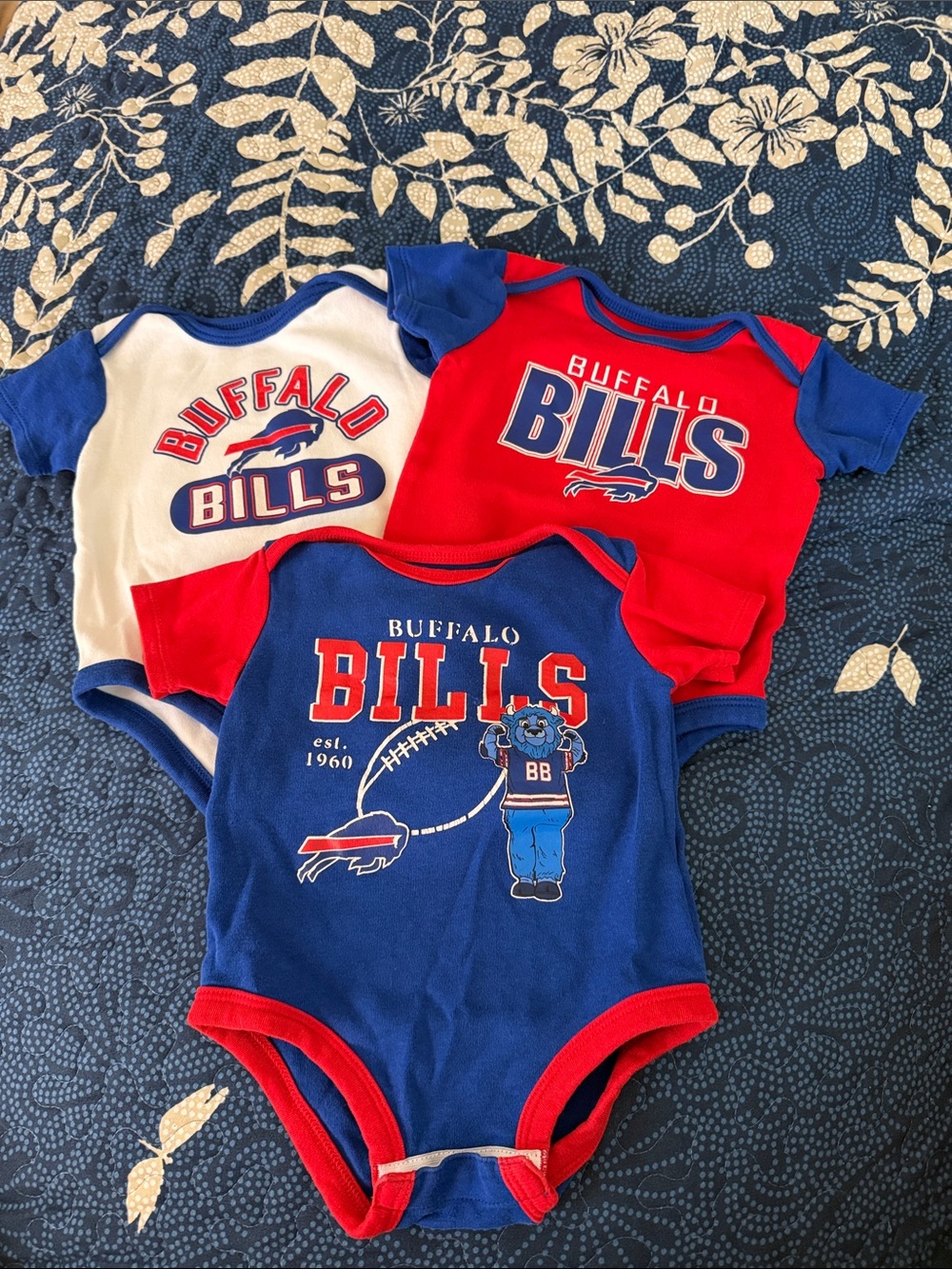 NFL Apparel 3 NY Buffalo Bills onesies Size 6/9M